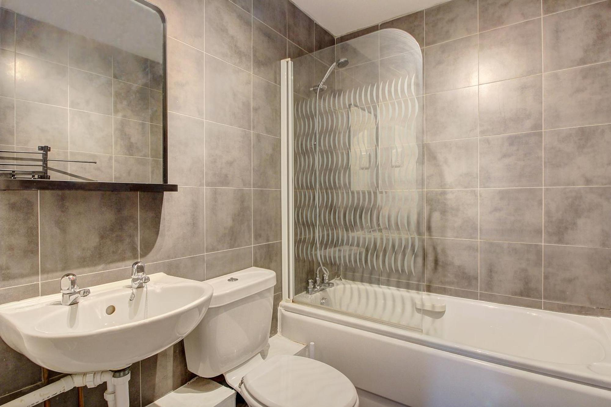 2 Minutes From Mk Central By Car- 2 Bed Apartment - 2 Free Parking Spaces- Hosted By Stayinmk Milton Keynes Exteriér fotografie
