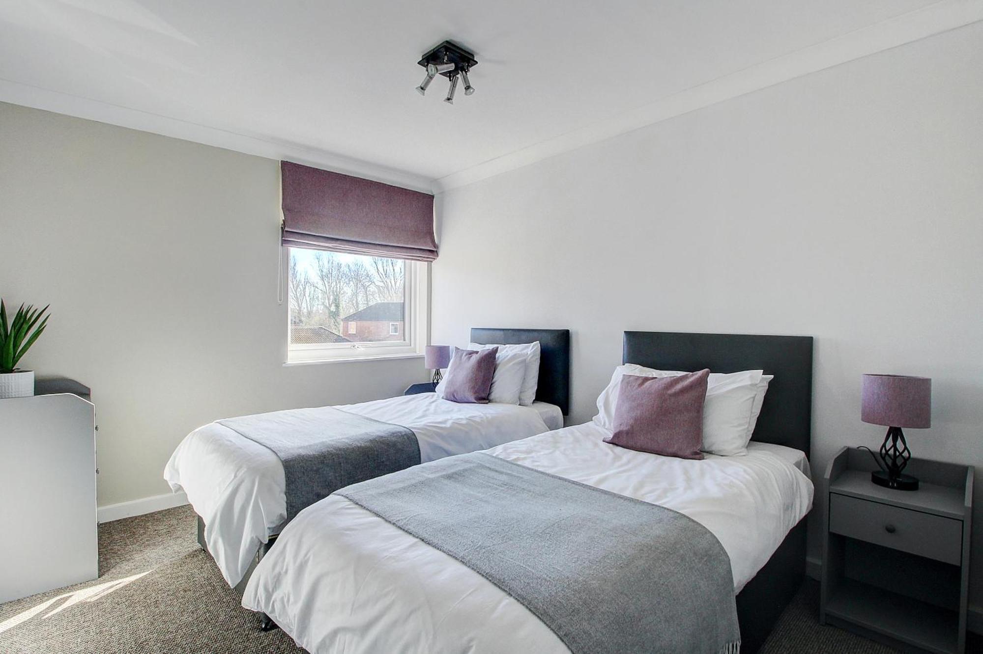 2 Minutes From Mk Central By Car- 2 Bed Apartment - 2 Free Parking Spaces- Hosted By Stayinmk Milton Keynes Exteriér fotografie