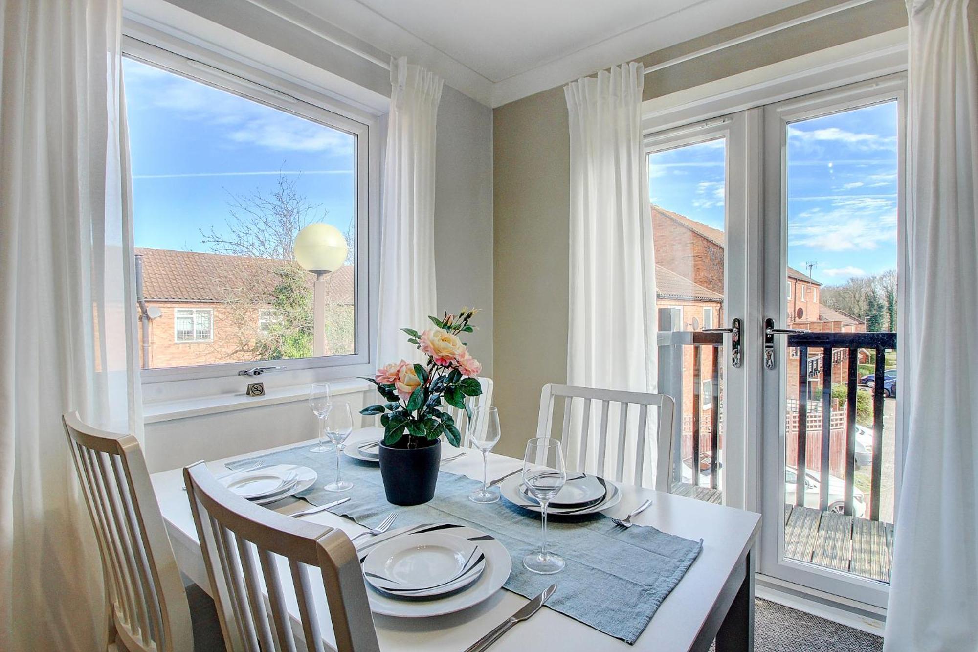 2 Minutes From Mk Central By Car- 2 Bed Apartment - 2 Free Parking Spaces- Hosted By Stayinmk Milton Keynes Exteriér fotografie